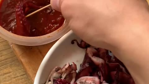 Boil delicious octopus and dip it in red pepper paste.