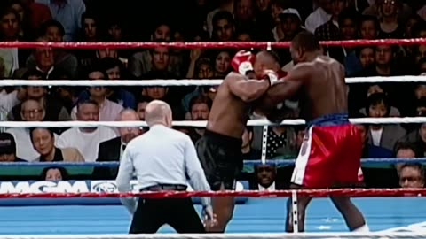 Mike Tyson (USA) vs Frank Bruno (England)