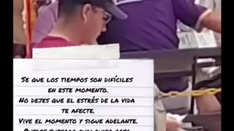 SALI A LAS CALLES DE CHIHUAHUA A REGALAR DINERO