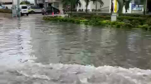 Avenidas de El Laguito y Bocagrande están inundadas