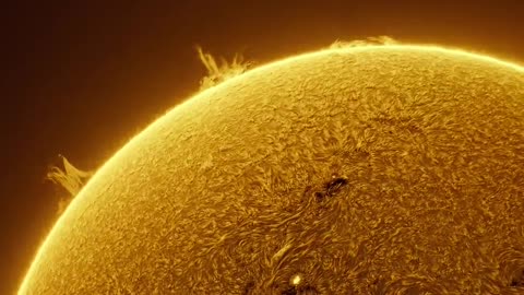 The sun was captured using a SQR camera and a telescope in 5K resolution
