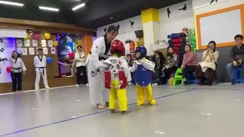 Breathtaking confrontation between Taekwondo's expertsㅛ