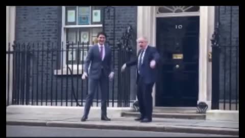 Prime Minister of Canada greeted with jeers meeting Boris Johnson in United Kingdom