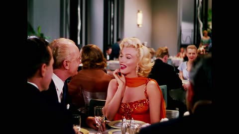 Gentlemen Prefer Blondes 1953 Marilyn Monroe Jane Russell Gentlemen Stare scene remastered 4k