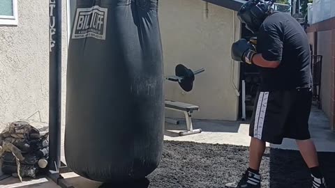 500 Pound punching bag workout part 85. 3 minute round of boxing!
