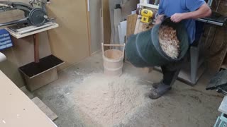 Making a bucket completely from wood