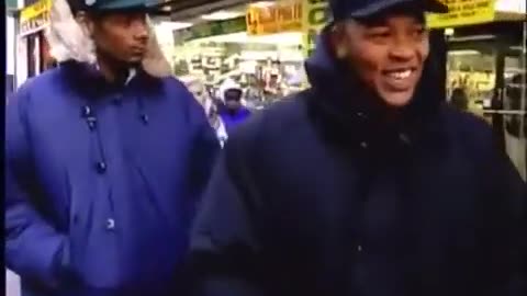 Dr.Dre & Snoop Dogg In Times Square 1993