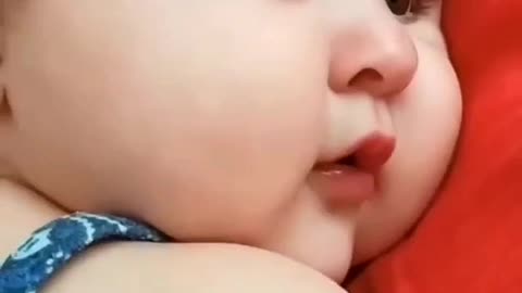 Little cut baby talking har mom 🥰🥰🥰