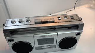 ION Audio 80s Retro Boombox with AM/FM Radio Silver Model: BOOMBOXDLXUS SKU: 6347179
