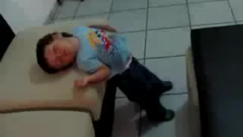Funny Baby American Video Funny Baby wants to go to sleep