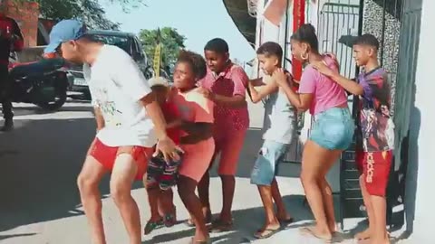 💚💛Brazilian Funk Dance - the beautiful Brazilian girls dancing to a hit of the moment in Brazil