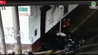 Video: Le clavó el pico de una botella en el cuello y lo mató en el Centro de Bucaramanga