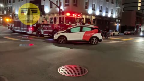 Un coche autónomo de Cruise choca contra un camión de bomberos