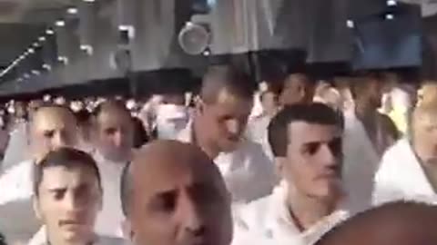 A man from Algeria was quietly praying for Palestine in the Holy Mosque in Mecca