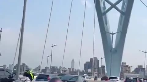 Heavy shaking on the new Zhongzheng Bridge in Tapai, Taiwan, during the earthquake
