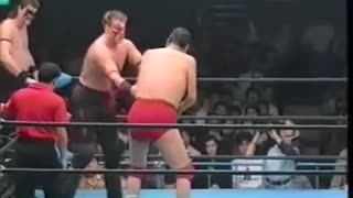 (1990.11.25) Andre The Giant & Baba vs Masters & Nitron - AJPW