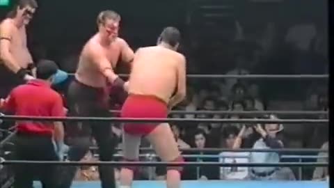 (1990.11.25) Andre The Giant & Baba vs Masters & Nitron - AJPW