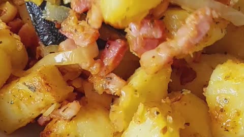 Easy Delious Stir Fry Potatoes Recipe from left over! 🥔 🔥 👩‍🍳 #potato #stirfry #recipe #homemade