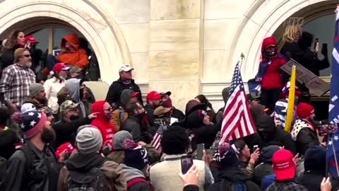 Trump Supporters Stop ‘Antifa’ From Breaking Into Capitol