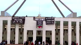 Pro-Palestinian protesters climb Australia's parliament