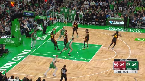 NBA - Jaylen Brown stops on a DIME 😳 Hawks-Celtics