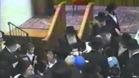 20. Yud Gimmel Tishrei 5751, Mincha Dollars and Maariv = י"ג תשרי תנש"א