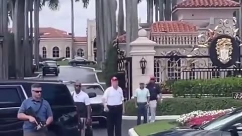 Trump greets supporters at Mar a Lago