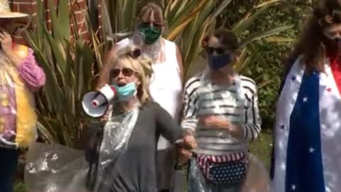 Protesters Show Up To Nancy Pelosi's House And Hang Hair Dryers And Curlers In Her Trees