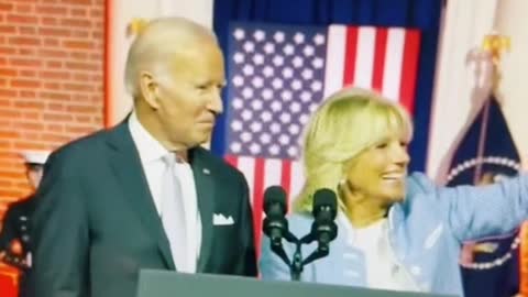 Biden and Marines dont show up on phones at speech