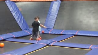 Spencer bouncing at Sky Zone VID_20180715_120423