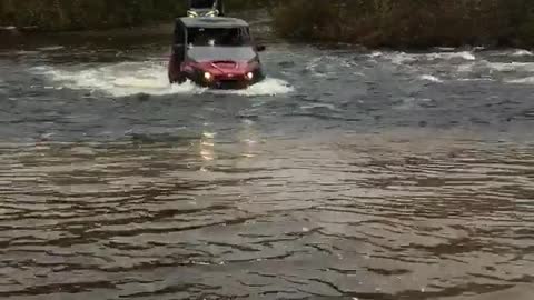 Commander water crossing