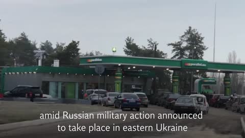 Long queues form outside Ukrainian petrol stations amid Russian invasion