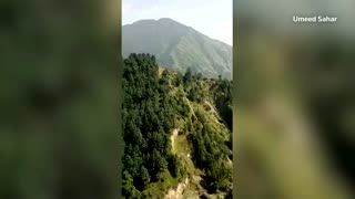 Video shows helicopter rescue from Pakistani cable car