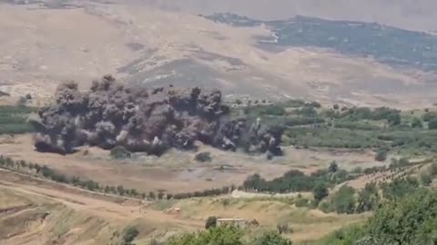 Israel blowing up mines in the Syrian border (war, God forbid?)