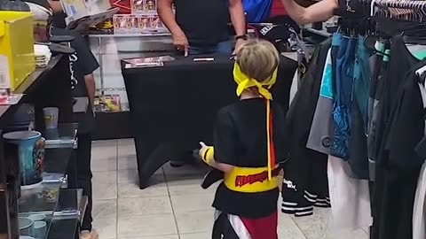 Hulk Hogan Super Fan visit and show off to hulkamania