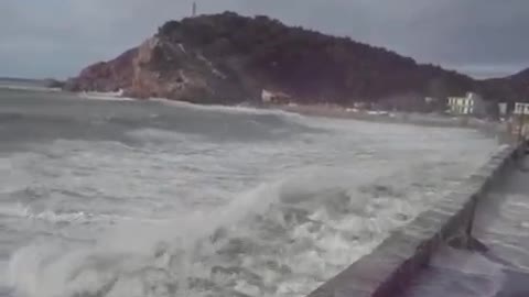 Waves In Sutomore-Montenegro