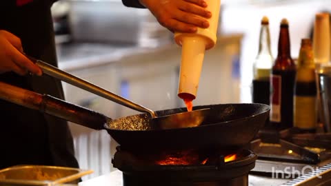 How to used a wok when cooking