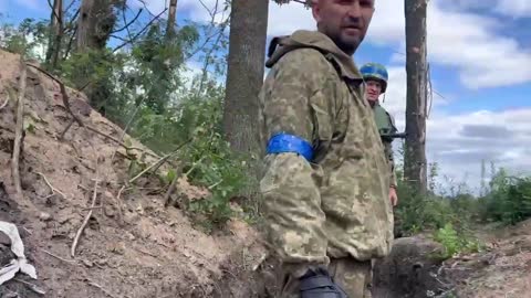 Ukrainian soldiers captured several Russian positions near Bayrak