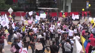 Miles de colombianos protestan en rechazo a la reforma tributaria