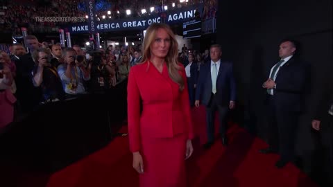 Melania Trump enters the arena at final night of RNC