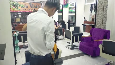 Facial Service and Shampoo in Vietnam Barbershop