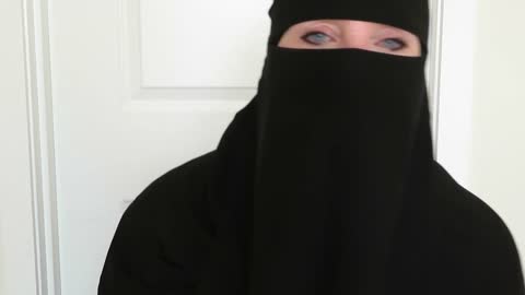 Are Muslim Women Forced To Cover Themselves? Harm To Women. المرأة المسلمة الأمريكية الغطاء
