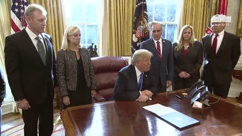 President Trump Signs Executive Order For Veterans