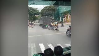 Video: Alerta en Bucaramanga por imprudencias viales de jóvenes en bicicleta