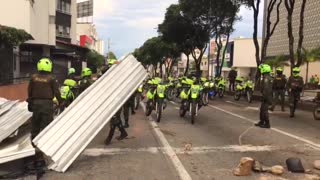 barricadas en la carrera 27 durante protesta 2