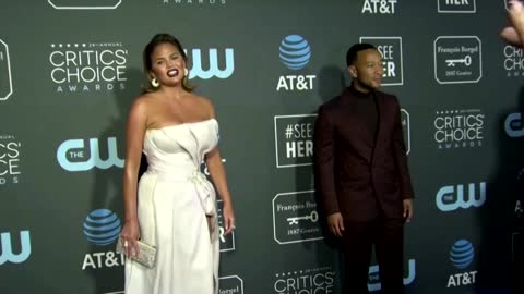 Chrissy Teigen returns to Twitter