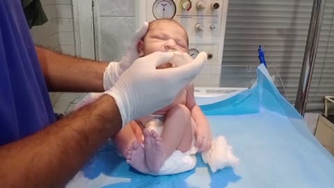 New Born Baby very most beautiful femalesbaby hungry cut baby thanks