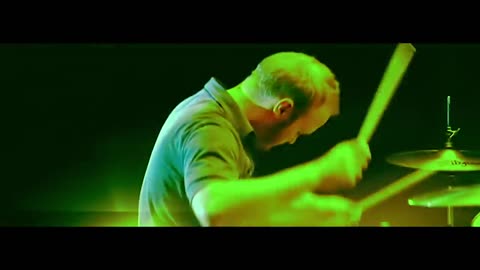 Coldplay-Clocks (Official Music Video)