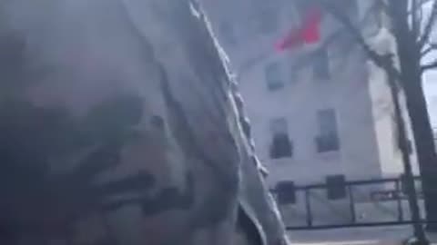 🔥 Hombre se prende fuego frente a la embajada de Israel en Washington