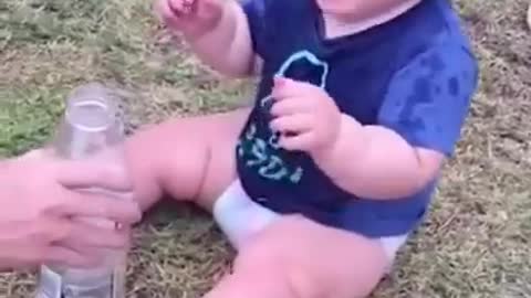 funny baby 😀 ........ Short video funny
